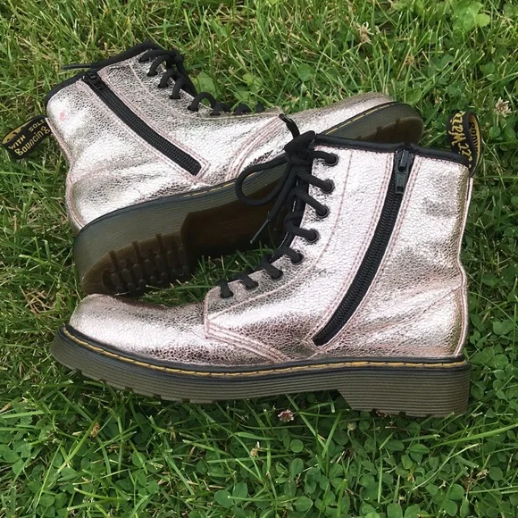 Dr. Martens Crinkle Metallic Lace Up Boots Size 5 Girls in Pink Disco Crinkle - Picture 5 of 11